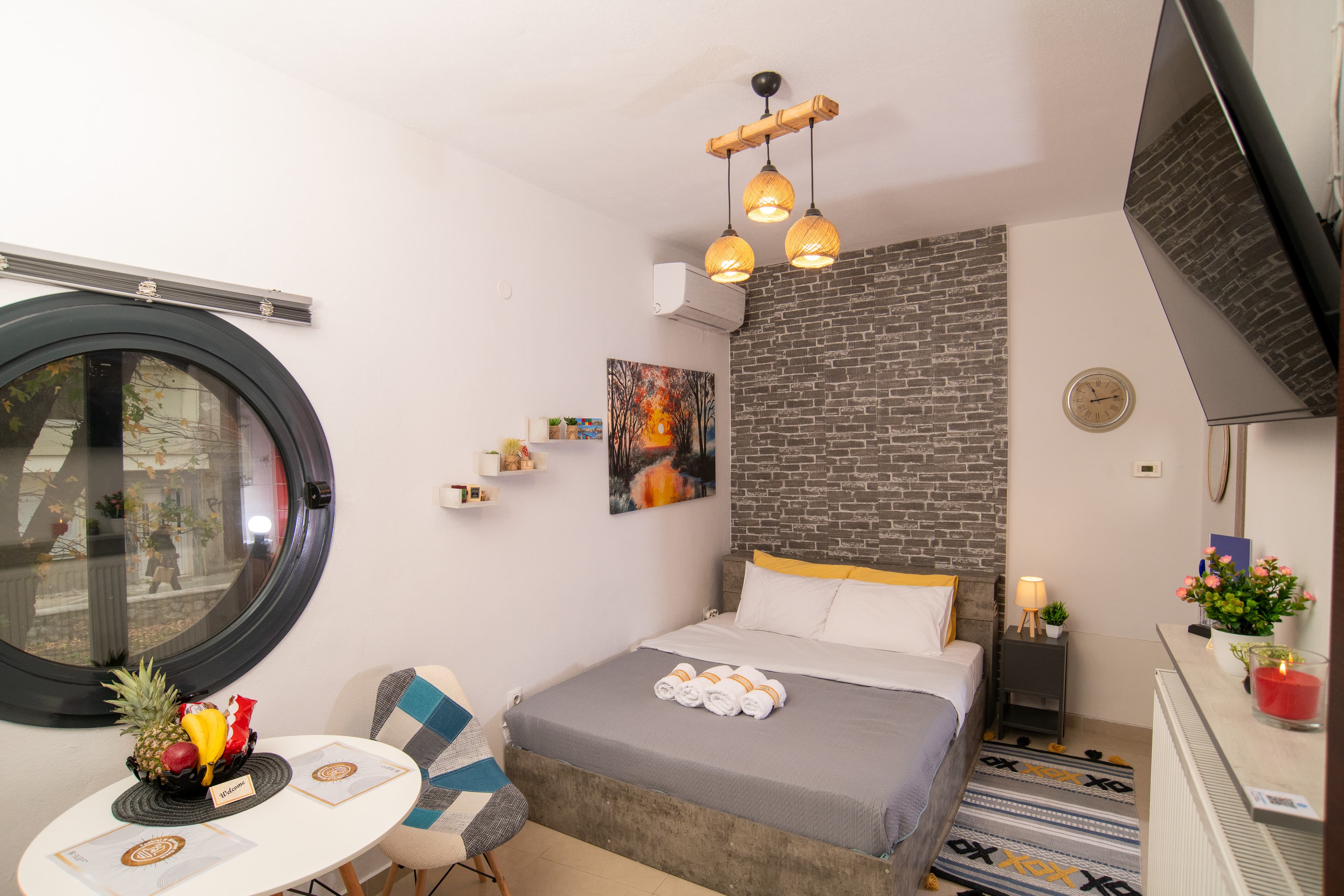 Central & Riverfront Room 1 - photo 1