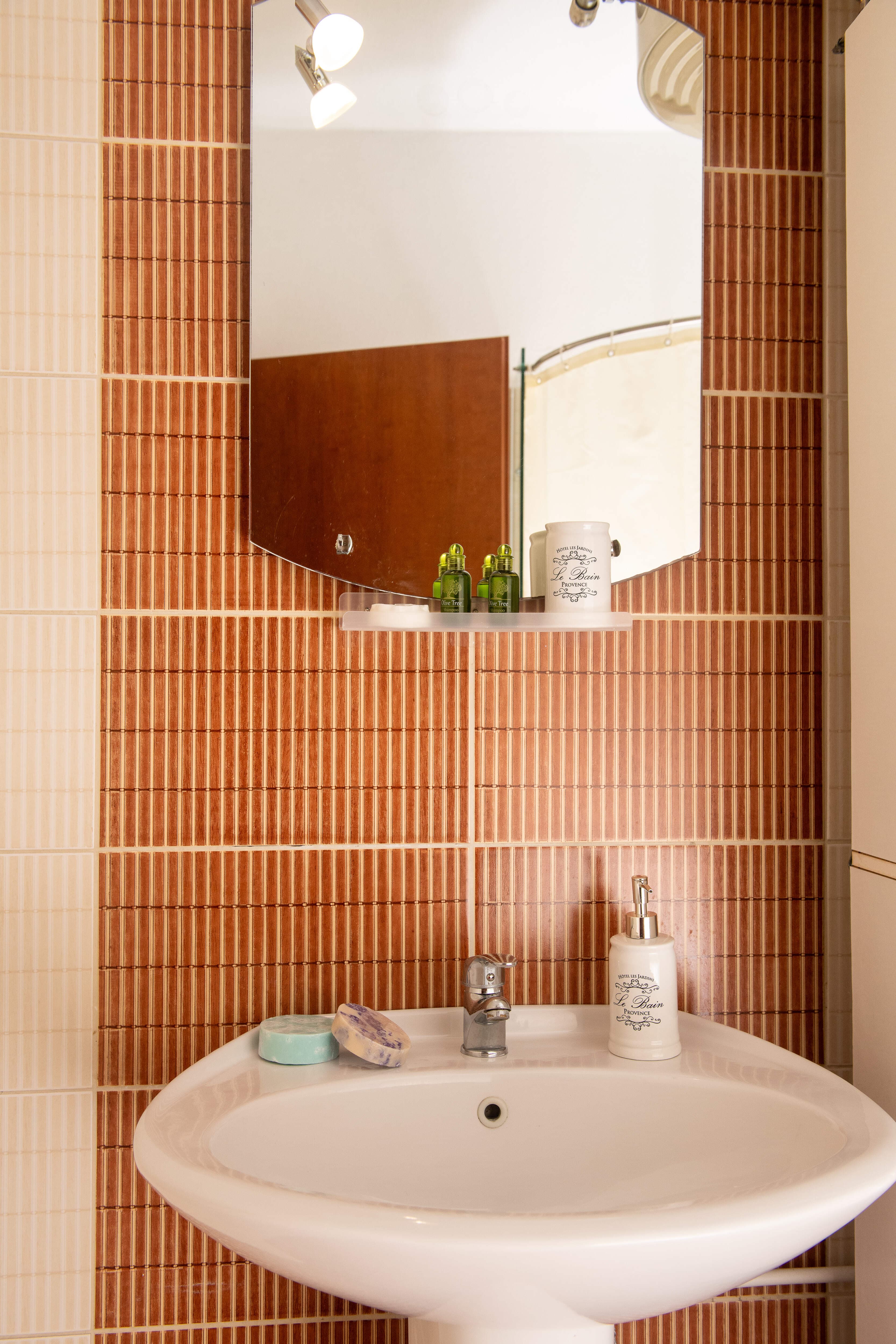 Central & Riverfront Apartment 2 - photo 5